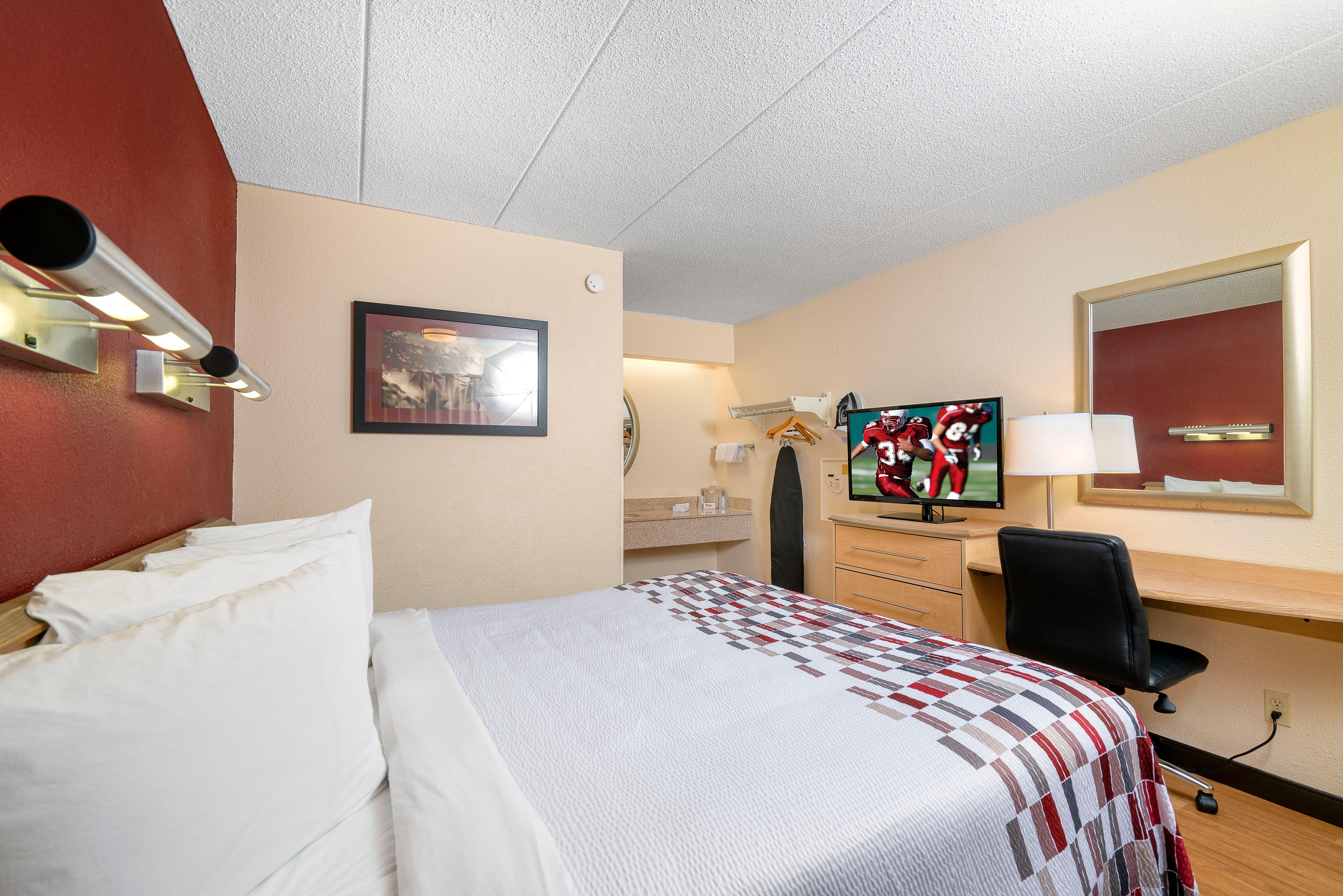 Red Roof Inn Едисън Екстериор снимка